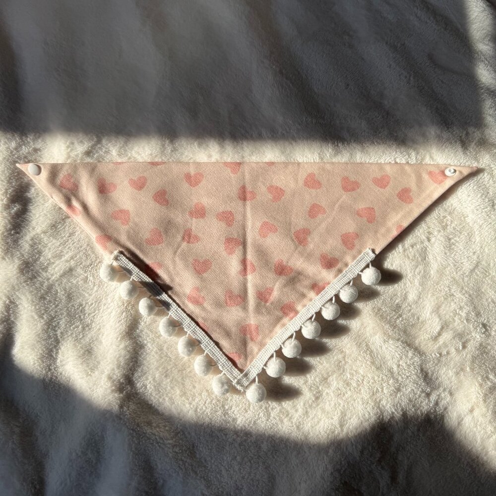 NWT Loic by Design Heart Pattern Dog Bandana with Poms Valentine's Day, Pink, M